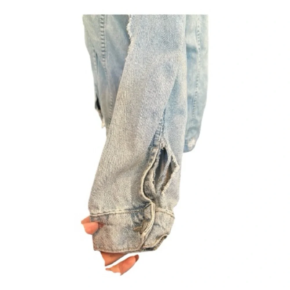 💙 EUC ZARA Light Wash Distressed Denim Jacket | Sz M - Picture 5 of 11